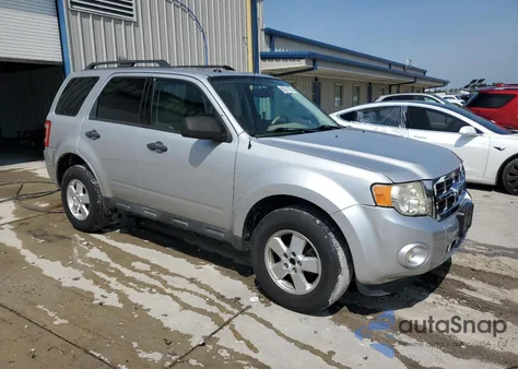 2012 Ford Escape Xlt z USA, uszkodzony, nr VIN 1FMCU0DG6CKB67122